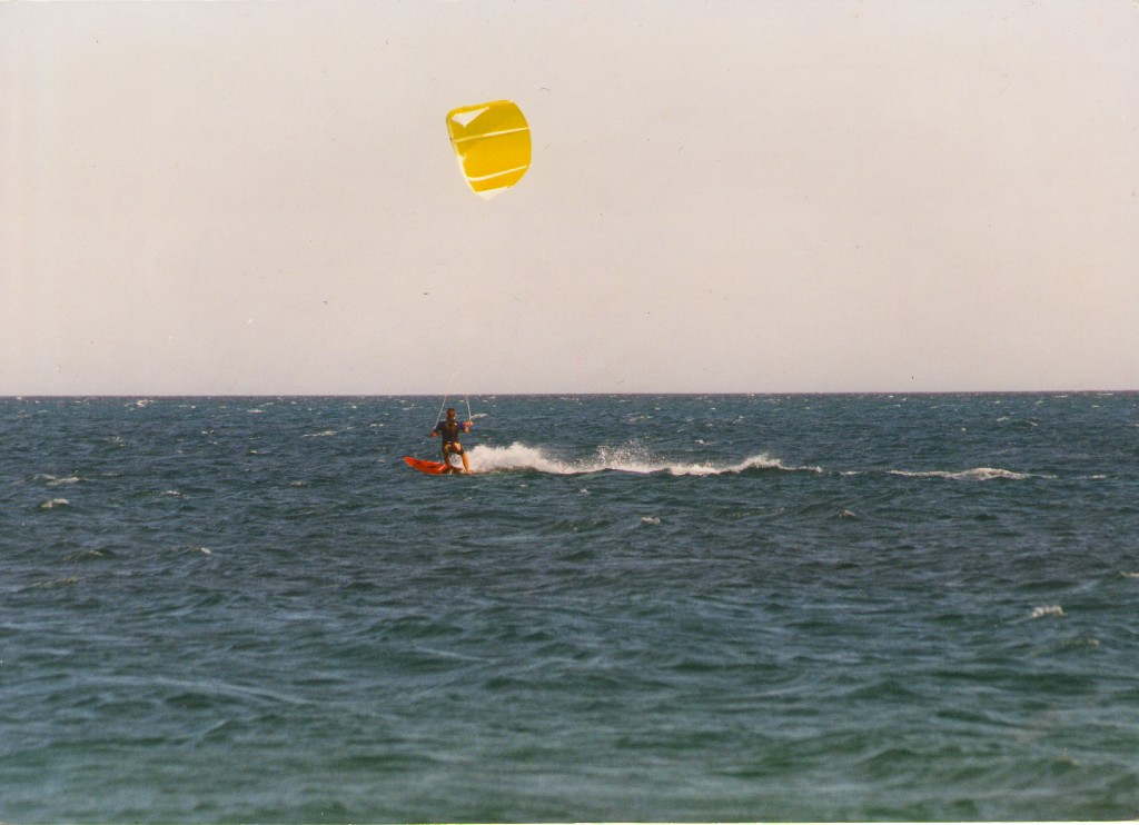 Обучение кайтсерфингу и кайтингу в крыму, кайтшколы по всему Крыму.