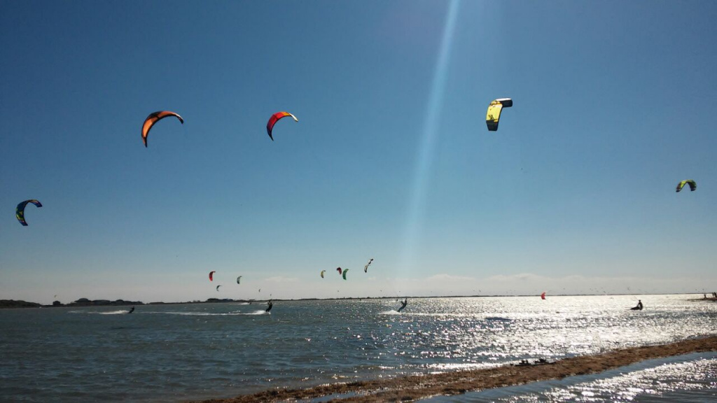 Кайтсерфинг в Крыму Поповка (озеро донузлав)