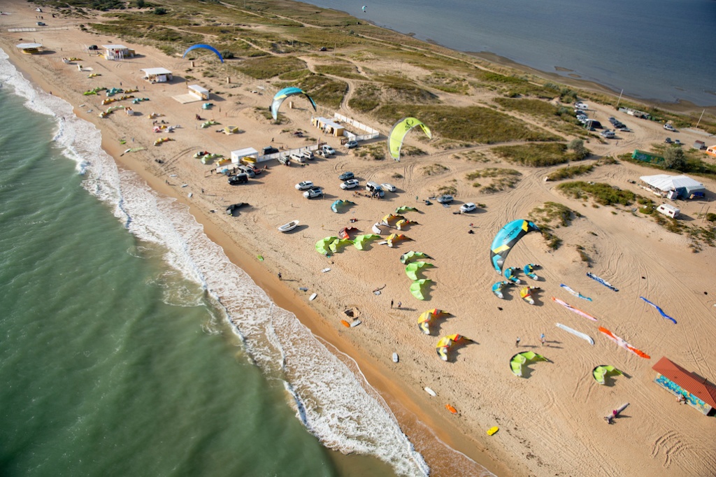 ЛУЧШИЕ КАЙТ-СПОТЫ И МЕСТА ДЛЯ КАЙТСЁРФИНГА В РОССИИ.jpg