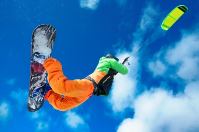 Чемпионат НСО: весну в воздухе можно ощутить на соревнованиях по сноукайтингу