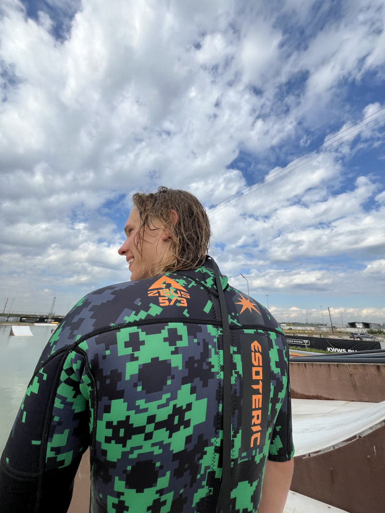 Обзор короткого гидрокостюма Esoteric Zeus 3 мм от ONEGO PIRATES