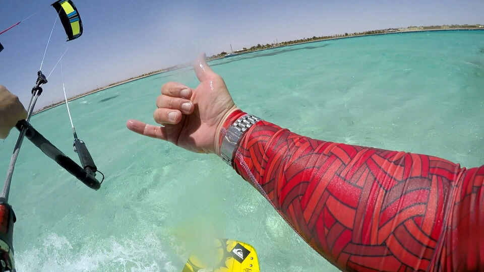 В Фото отчёте участвуют Кайтборд Slingshot 2015 Asylum и Кайт Сёрф Борд Slingshot 2016 Angry Swallow и кайт для волн Slingshot Wave SST 