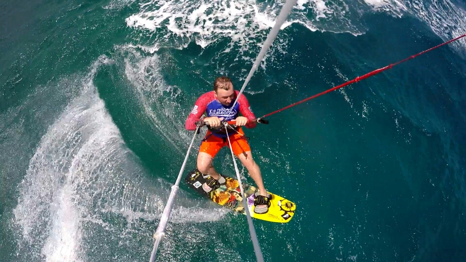 В Фото отчёте участвуют Кайтборд Slingshot 2015 Asylum и Кайт Сёрф Борд Slingshot 2016 Angry Swallow и кайт для волн Slingshot Wave SST 