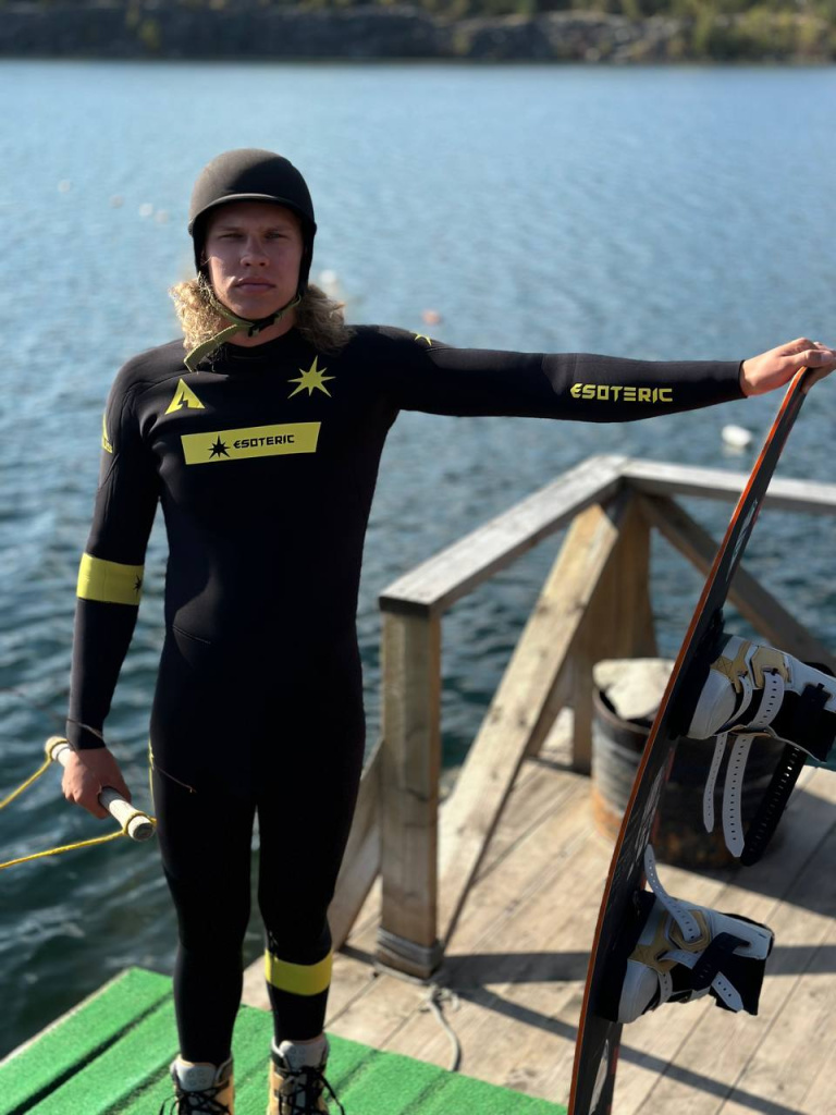 Видеобзор гидрокостюмов Esoteric из Петрозаводска