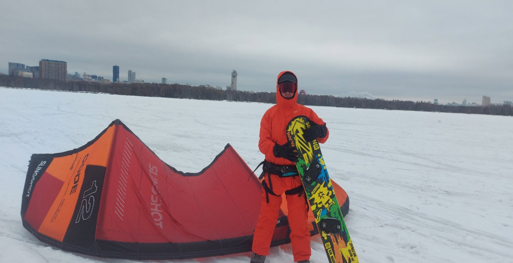 Владимир Бобылев с кайтовым сноубордом Esoteric модель Shaman