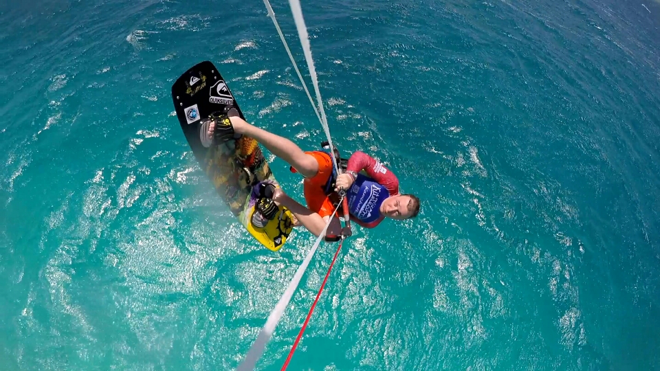 В Фото отчёте участвуют Кайтборд Slingshot 2015 Asylum и Кайт Сёрф Борд Slingshot 2016 Angry Swallow и кайт для волн Slingshot Wave SST 