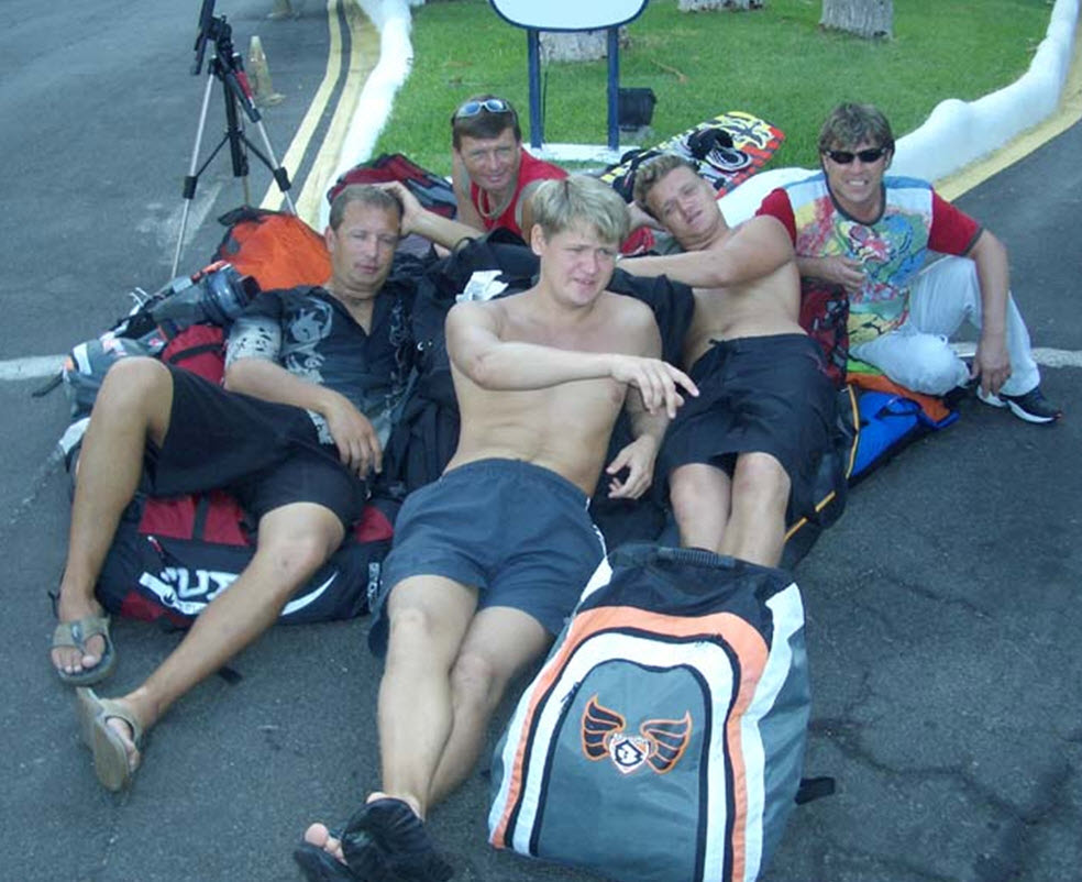 Команда Русского Экстрима на сьемках первого канала ОРТ на Канарских островах. Владимир Бобылев первый слева.