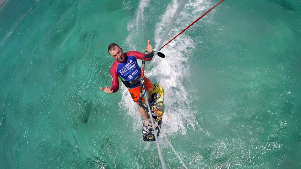 В Фото отчёте участвуют Кайтборд Slingshot 2015 Asylum и Кайт Сёрф Борд Slingshot 2016 Angry Swallow и кайт для волн Slingshot Wave SST 