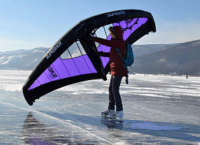 Тесты винга Slingshot SlingWing V1 2020 4.2m на льду Байкала в Большом Голоустном
