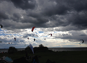 Обучение кайтсерфингу на Плещеевом озере в эти выходные